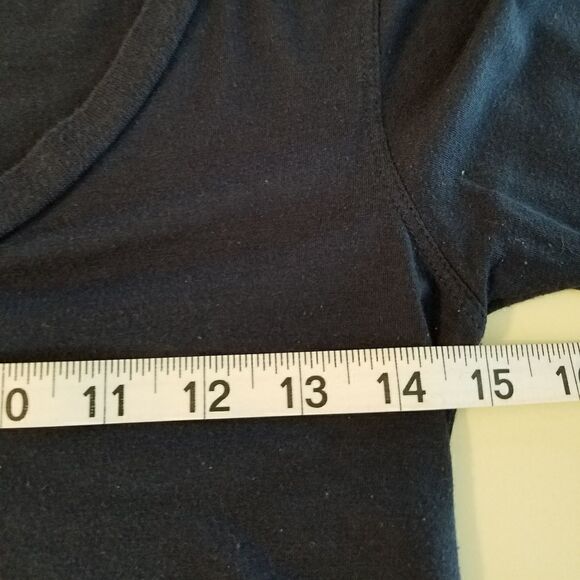 Bella V-neck Top - Picture 3 of 7